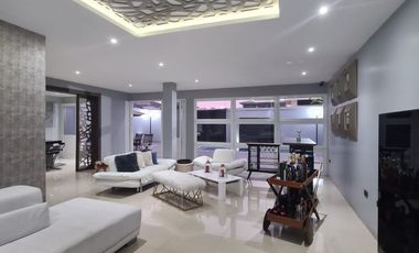 En venta lujosa y moderna casa amoblada en Isla Mocoli, Vía a Samborondón