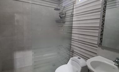 En venta lujosa y moderna casa amoblada en Isla Mocoli, Vía a Samborondón