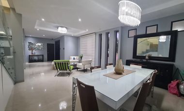 En venta lujosa y moderna casa amoblada en Isla Mocoli, Vía a Samborondón