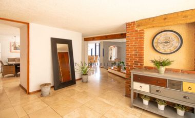 Casa en venta - La Herradura - 4 recamaras - Jardin y terraza