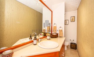 Casa en venta - La Herradura - 4 recamaras - Jardin y terraza