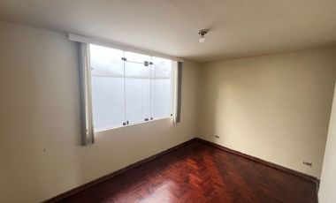 VENDO FUNCIONAL CASA EN MAYORAZGO
