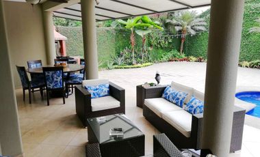 C115 - Venta Casa en Primeros Kms de Samborondón - 4 dormitorios - Piscina - Vendo
