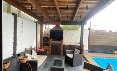 Amoblada Casa con Piscina / Condominio Sol del Pacifico El Quisco