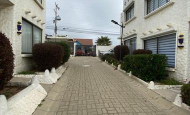 Amoblada Casa con Piscina / Condominio Sol del Pacifico El Quisco