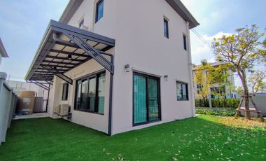 For sale/rent , 2-story semi-detached house, in the Grand Pleno Sukhumvit-Bangna.