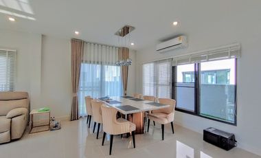 For sale/rent , 2-story semi-detached house, in the Grand Pleno Sukhumvit-Bangna.