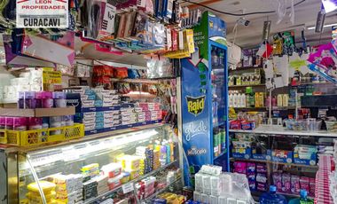 León Propiedades vende 3 locales comerciales en Avenida principal, Curacavi