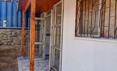 León Propiedades vende 3 locales comerciales en Avenida principal, Curacavi