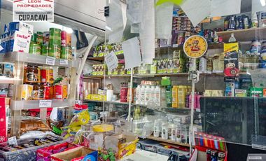 León Propiedades vende 3 locales comerciales en Avenida principal, Curacavi