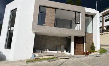 Casa en Venta Racar  de Lujo por estrenar sector Colegio Santana Urbanización privada