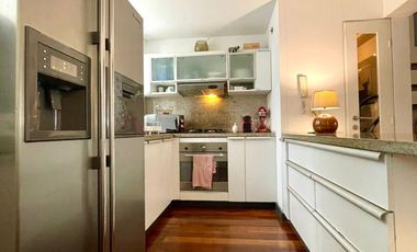 VENDO LINDO DUPLEX 2 DORMITORIOS - 1 COCHERA - MUY CERCA A PARQUE MELITÓN PORRAS - ZONA LA DALMACIA