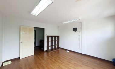 For Sale townhouse, home office, Bangna-Trad, near Raffles American School, Princ Hospital, The Forestia, Mega Bangna, Suvarnabhumi International Airp