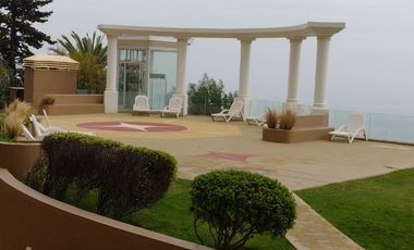 Arriendo dpto en Av Edmundo Eluchans Concon:                                        3 dormitorios                                     2 baños                                      Cocina independiente                    2 terrazas al aire libre, una grande con hermosa vista panorámica                                        2 estacionamientos techados