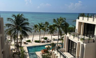 Espectacular villas con penthouse privado frente al mar