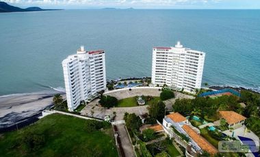 PENTHOUSE FRENTE AL MAR EN CORONADO, PANAMÁ