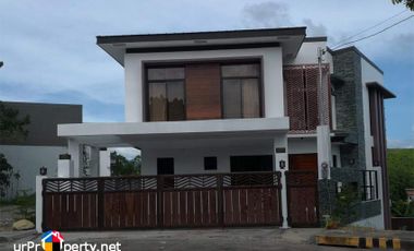 for sale 4 storey house with 5 bedroom plus 3 parking in consolacion cebu