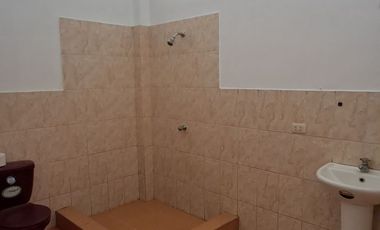 CASA GRANDE CON ESPACIOS COMUNES IDEAL AIRBNB ZONA BALNEARIO RIO EN MACEDA