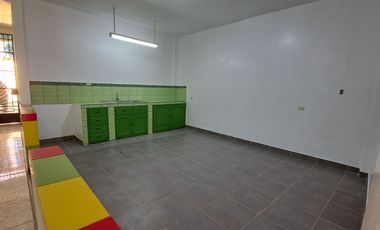 CASA GRANDE CON ESPACIOS COMUNES IDEAL AIRBNB ZONA BALNEARIO RIO EN MACEDA