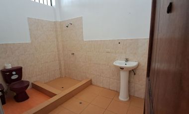 CASA GRANDE CON ESPACIOS COMUNES IDEAL AIRBNB ZONA BALNEARIO RIO EN MACEDA