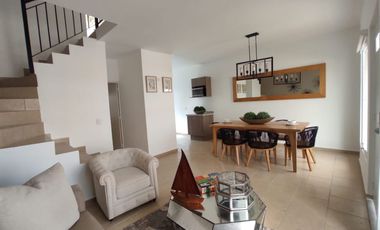 Casa en VENTA ¡Un lugar ideal para vivir en familia, dentro de privada con alberca