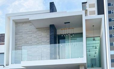 CASA EN VENTA CON RECÁMARA EN PB. FRACC. PASEO DEL PARQUE CON CASA CLUB, GIMNASIO, CANCHAS DEPORTIVAS