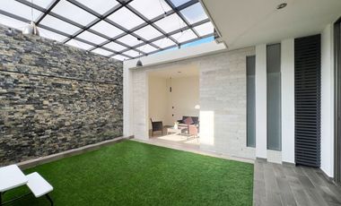 CASA EN VENTA CON RECÁMARA EN PB. FRACC. PASEO DEL PARQUE CON CASA CLUB, GIMNASIO, CANCHAS DEPORTIVAS