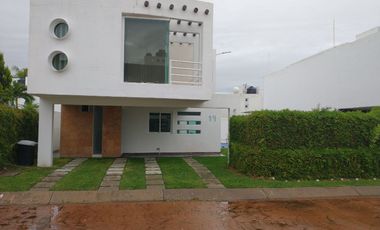 Casa con Alberca en Condominio, Residencial Sitio del Sol