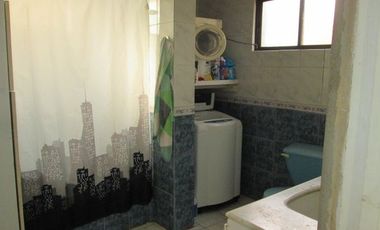 SE VENDE CASA EN SECTOR CENTRO DE CURACAVI .