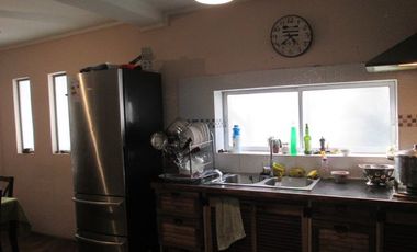 SE VENDE CASA EN SECTOR CENTRO DE CURACAVI .