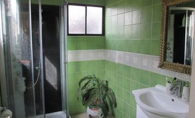 SE VENDE CASA EN SECTOR CENTRO DE CURACAVI .