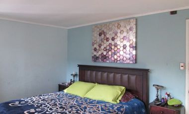 SE VENDE CASA EN SECTOR CENTRO DE CURACAVI .