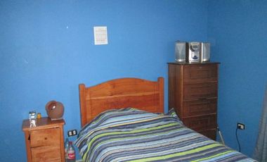 SE VENDE CASA EN SECTOR CENTRO DE CURACAVI .