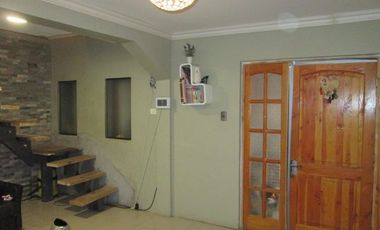 SE VENDE CASA EN SECTOR CENTRO DE CURACAVI .