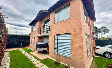 VENDO CASA EN CONJUNTO CERRADO TIERRA VIVA, CAJICA CUNDINAMARCA, COLOMBIA.