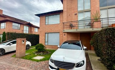 VENDO CASA EN CONJUNTO CERRADO TIERRA VIVA, CAJICA CUNDINAMARCA, COLOMBIA.