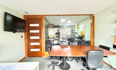 Se vende oficina céntrica, frente a Plaza de Armas de Curicó