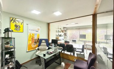 Se vende oficina céntrica, frente a Plaza de Armas de Curicó