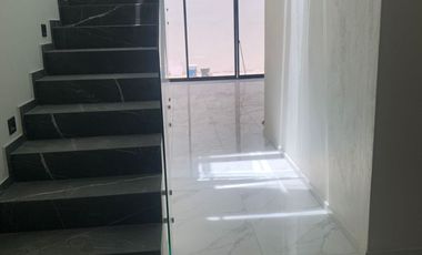CASA EN VENTA EN COTO BIZANTINO