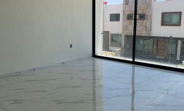 CASA EN VENTA EN COTO BIZANTINO