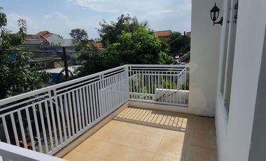 Rumah Baru 2 Lantai Perum Taman Surya Agung Wage Taman Sidoarjo Dekat Wage Aloha