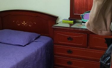 VENDO CÓMODA Y AMPLIA CASA EN SANTA MÓNICA