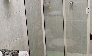 VENDO CÓMODA Y AMPLIA CASA EN SANTA MÓNICA