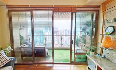 Great dea! Pet friendly 2 bedroom with unblocked city view next to the park in Asoke