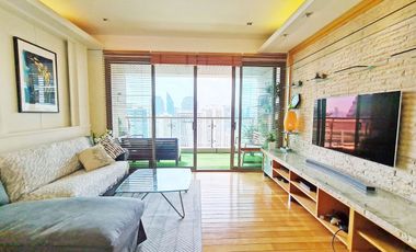 Great dea! Pet friendly 2 bedroom with unblocked city view next to the park in Asoke