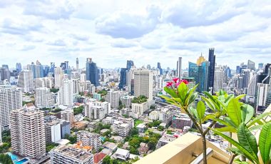 Great dea! Pet friendly 2 bedroom with unblocked city view next to the park in Asoke