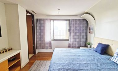 Great dea! Pet friendly 2 bedroom with unblocked city view next to the park in Asoke