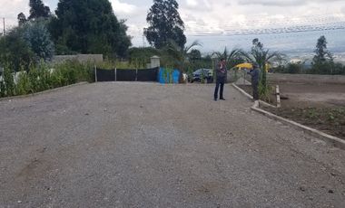 EN VENTA TERRENO SAN JUAN DE CUMBAYA COLEGIO TERRANOVA, $250.000.