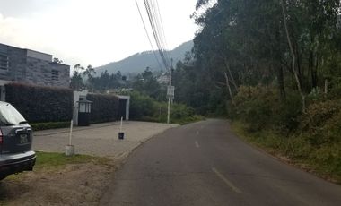 EN VENTA TERRENO SAN JUAN DE CUMBAYA COLEGIO TERRANOVA, $250.000.