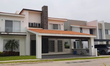 Casa Paraiso Country Club, E. Zapata